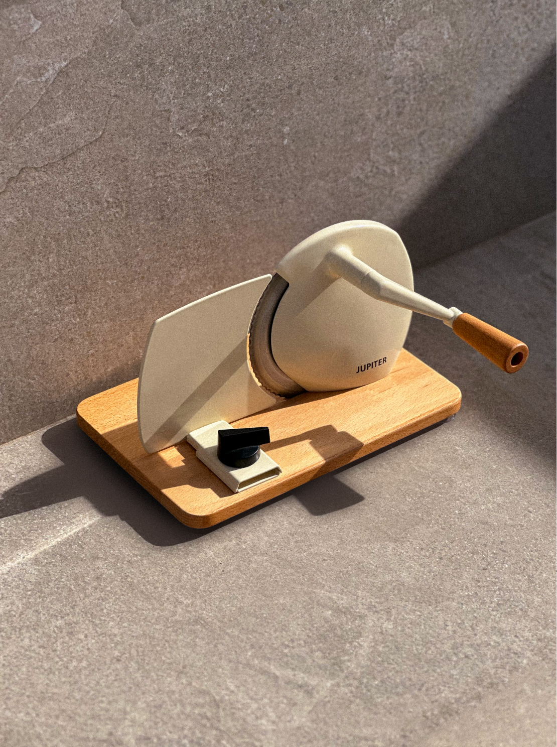 Allesschneider in beige