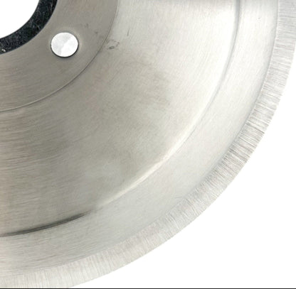 Detailansicht des glatten Messers für den Allesschneider